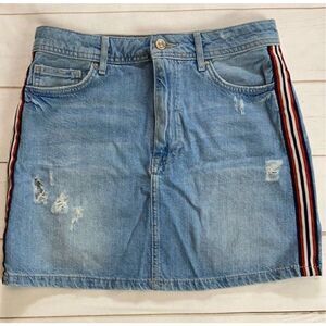 Forever 21 Distressed Ribbon Detail Jean Skirt Size Medium